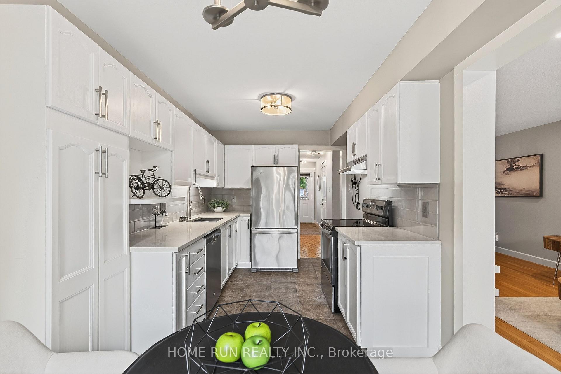 Photo 18 of 19 Harrington Court, Ottawa, Kanata - Kanata Lakes/Heritage Hills — HOMEH