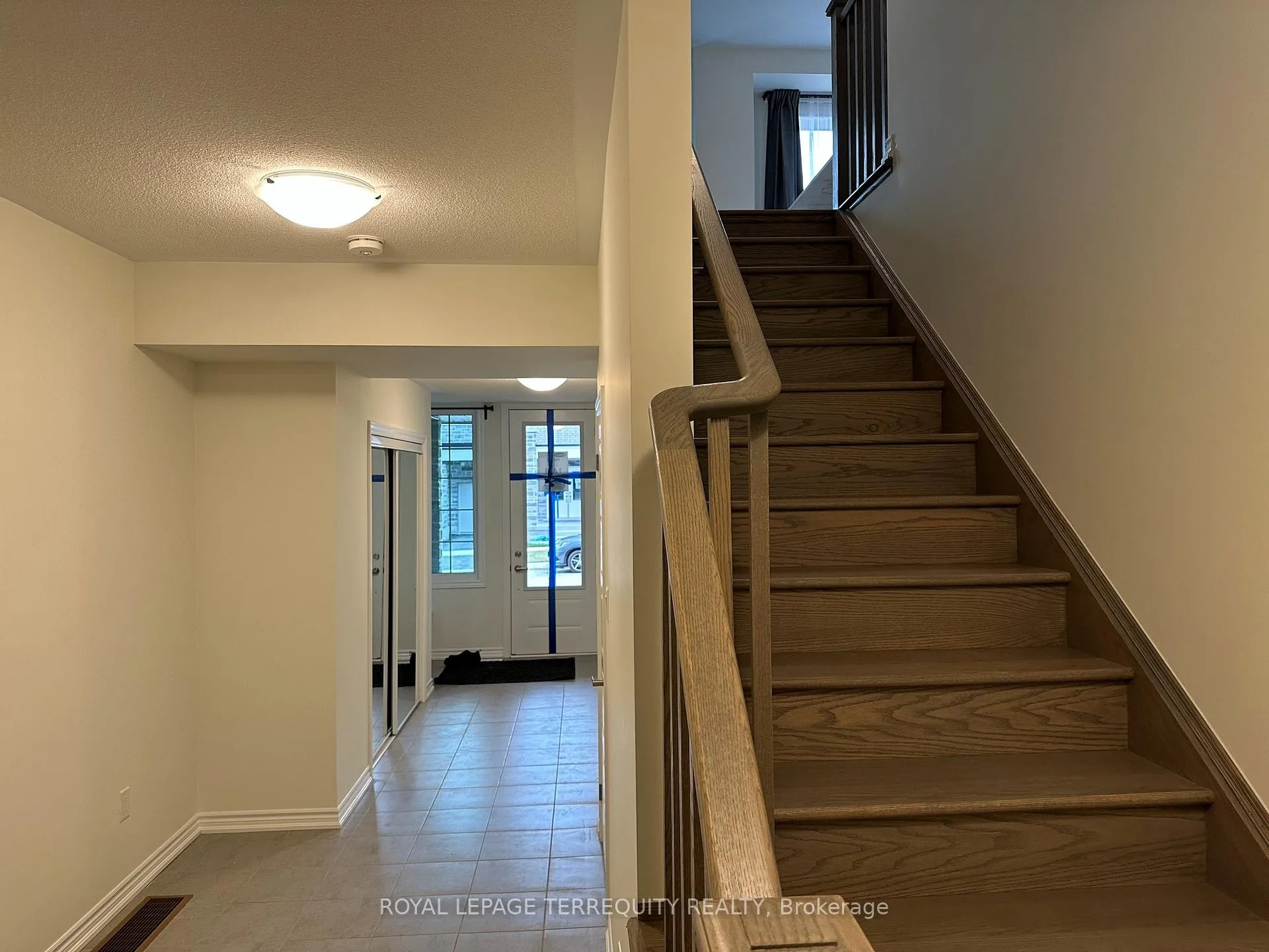 Photo 11 of 69 Therma Crescent, Markham, Victoria Square — HOMEH