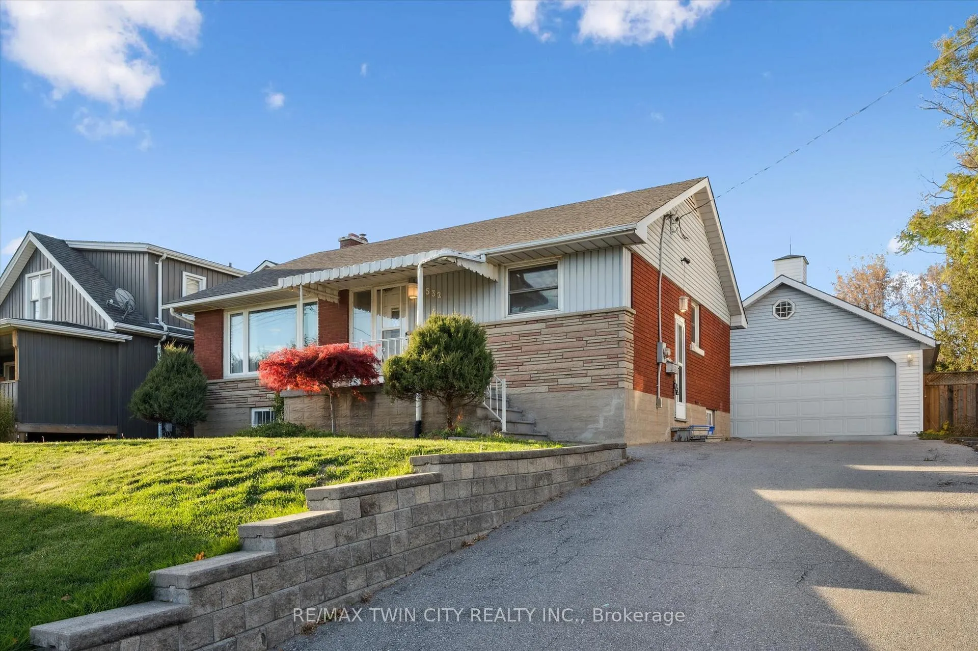 Photo 1 of 532 Victoria Street S, Kitchener — HOMEH
