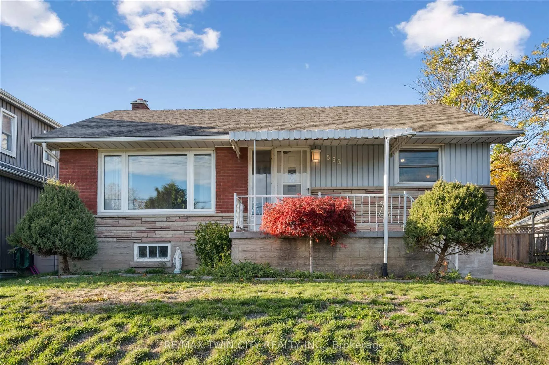 Photo 2 of 532 Victoria Street S, Kitchener — HOMEH