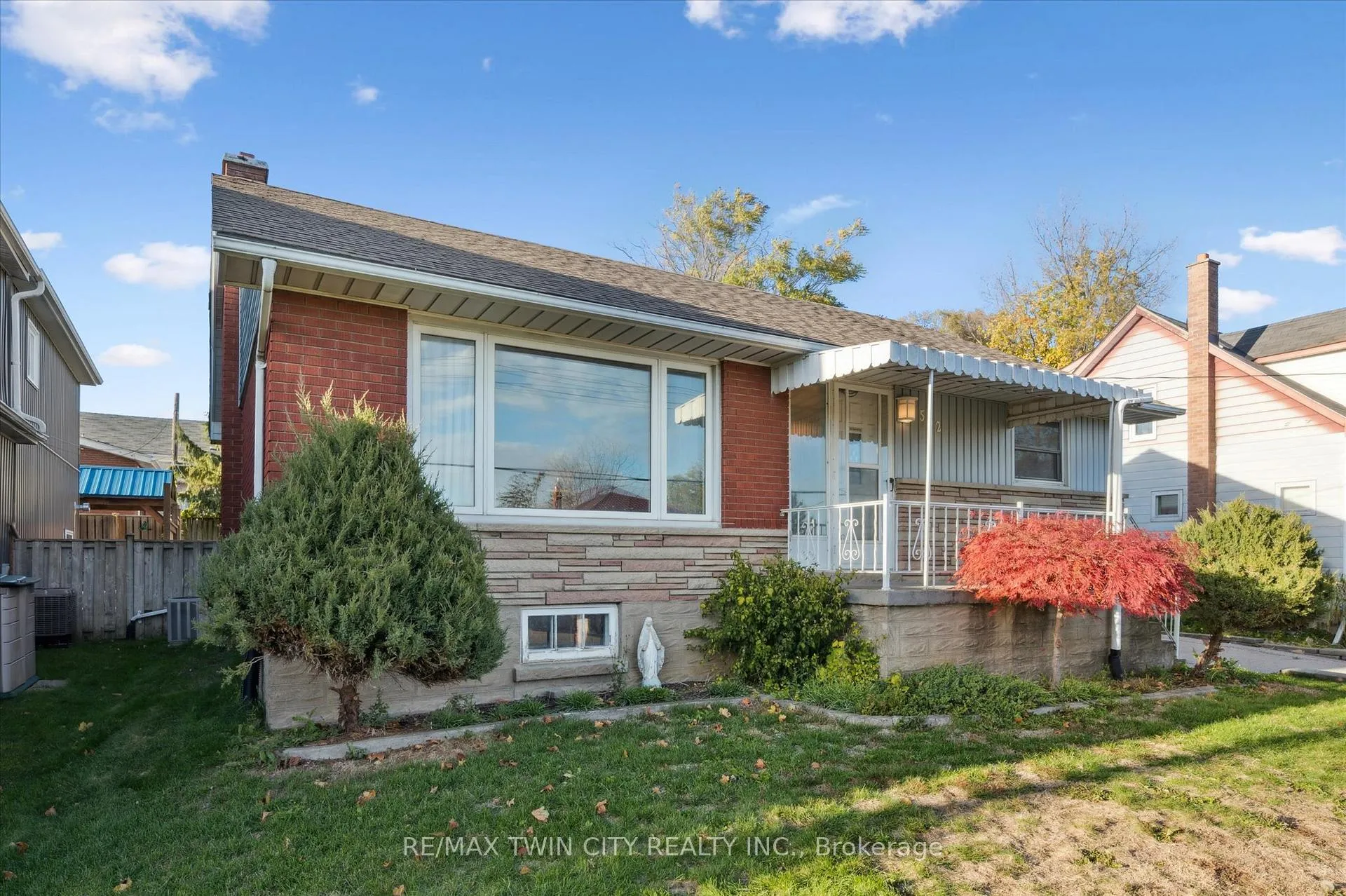 Photo 4 of 532 Victoria Street S, Kitchener — HOMEH
