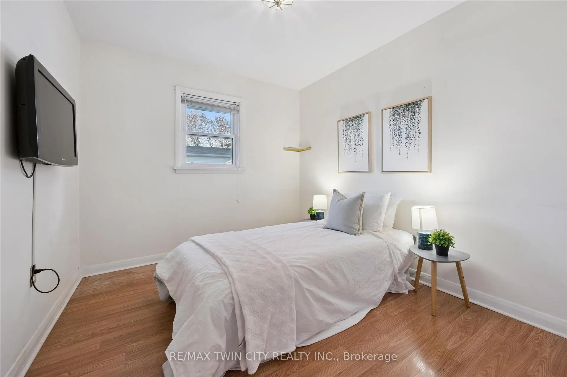 Photo 16 of 532 Victoria Street S, Kitchener — HOMEH