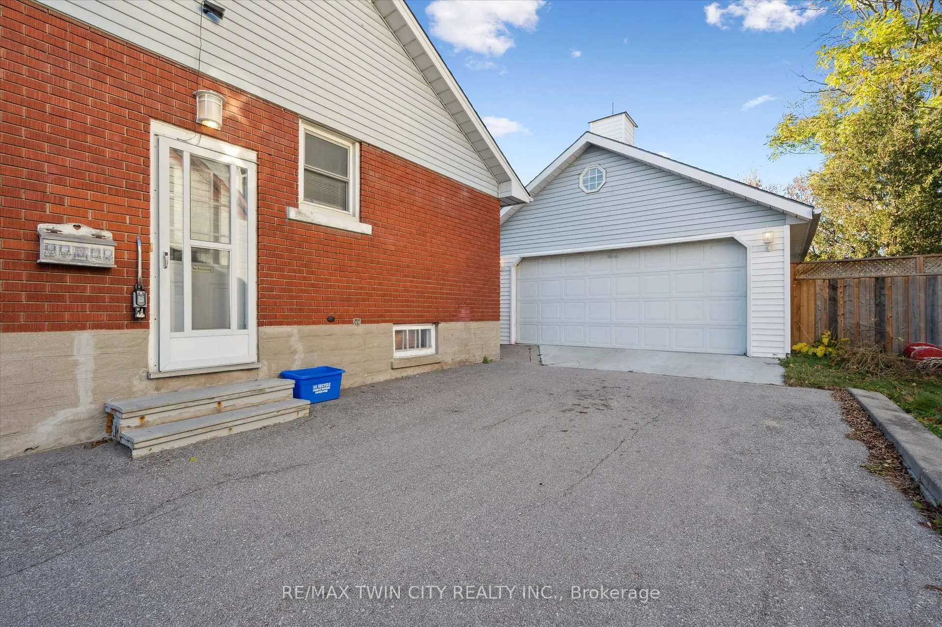 Photo 28 of 532 Victoria Street S, Kitchener — HOMEH