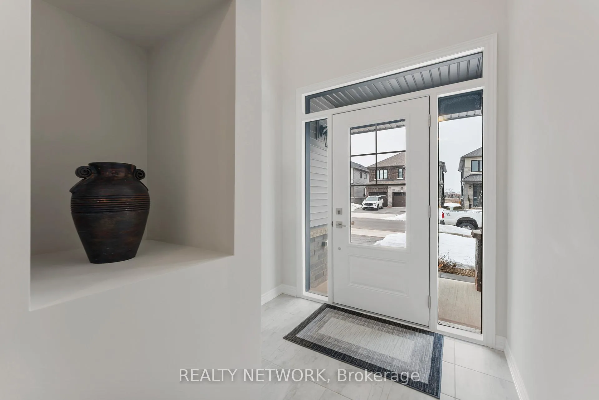 Photo 5 of 107 Starfire Crescent, Hamilton, Fruitland — HOMEH