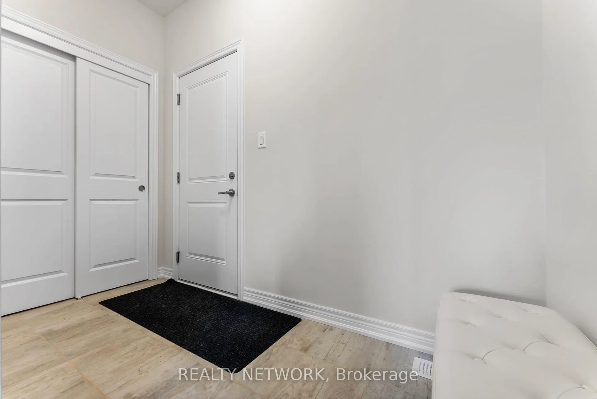 Photo 20 of 107 Starfire Crescent, Hamilton, Fruitland — HOMEH