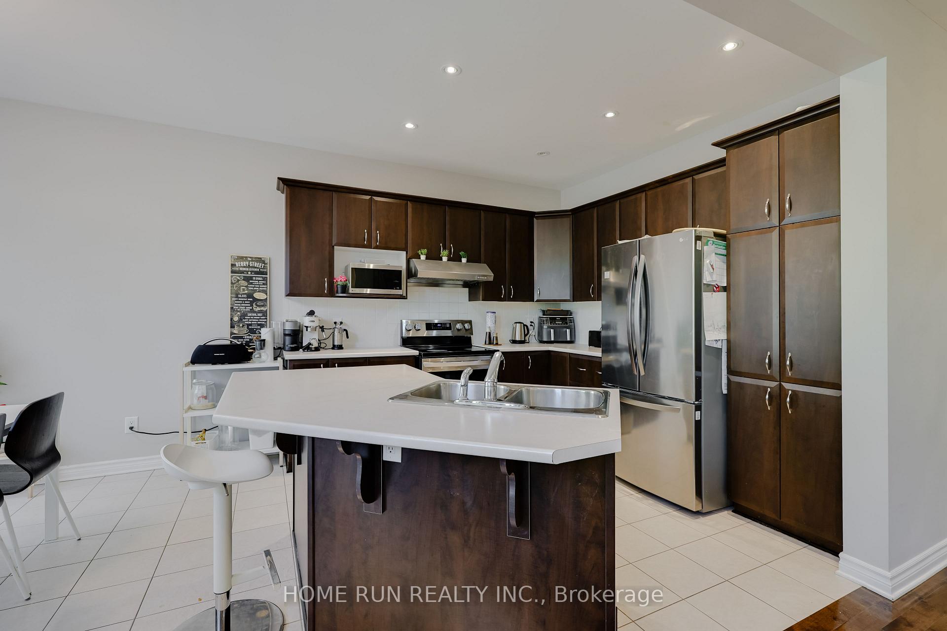 Photo 8 of 190 Keyrock Drive, Ottawa, Kanata - Kanata Lakes/Heritage Hills — HOMEH