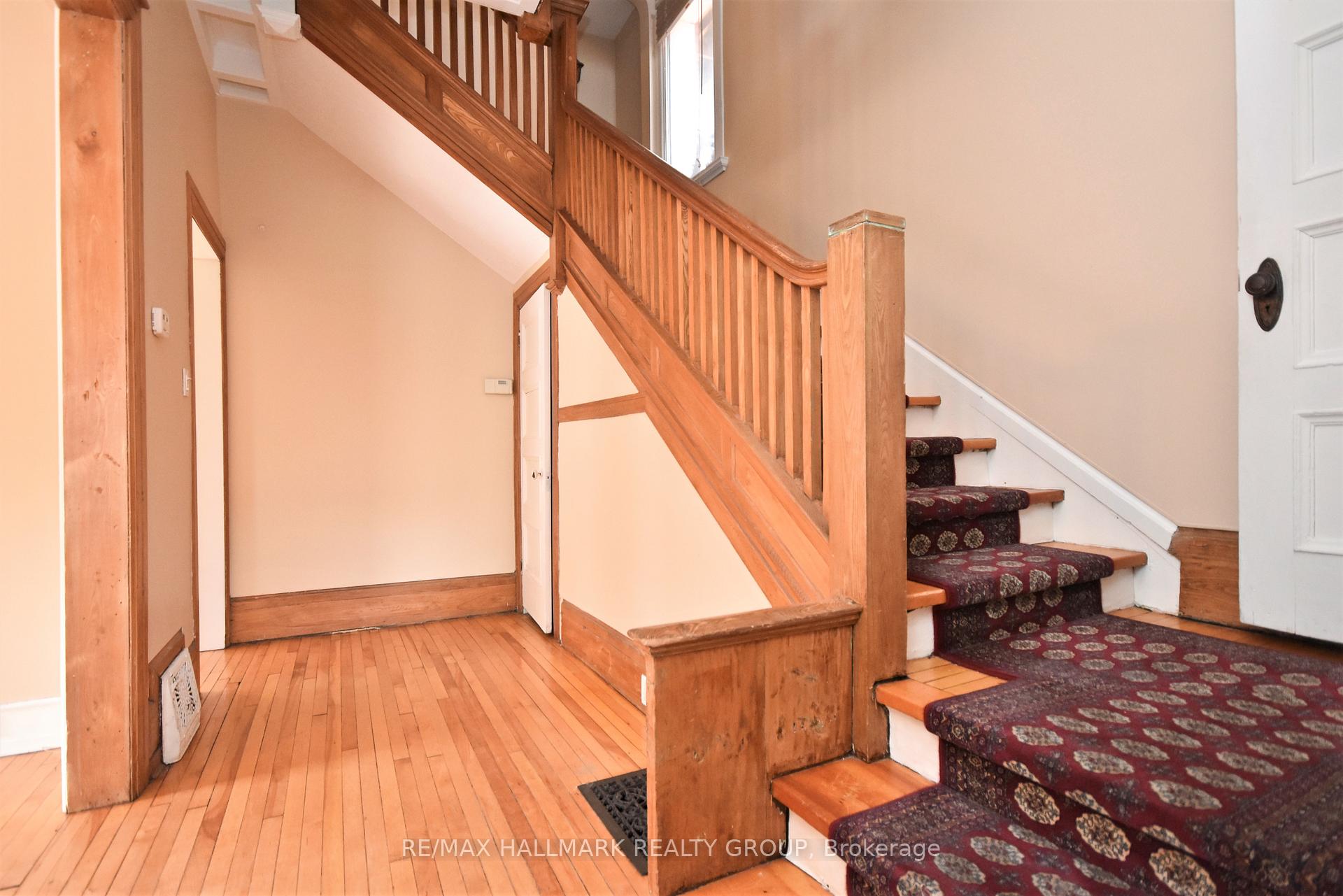 Photo 3 of Unit #1, 412 Daly Avenue, Ottawa, Sandy Hill — HOMEH