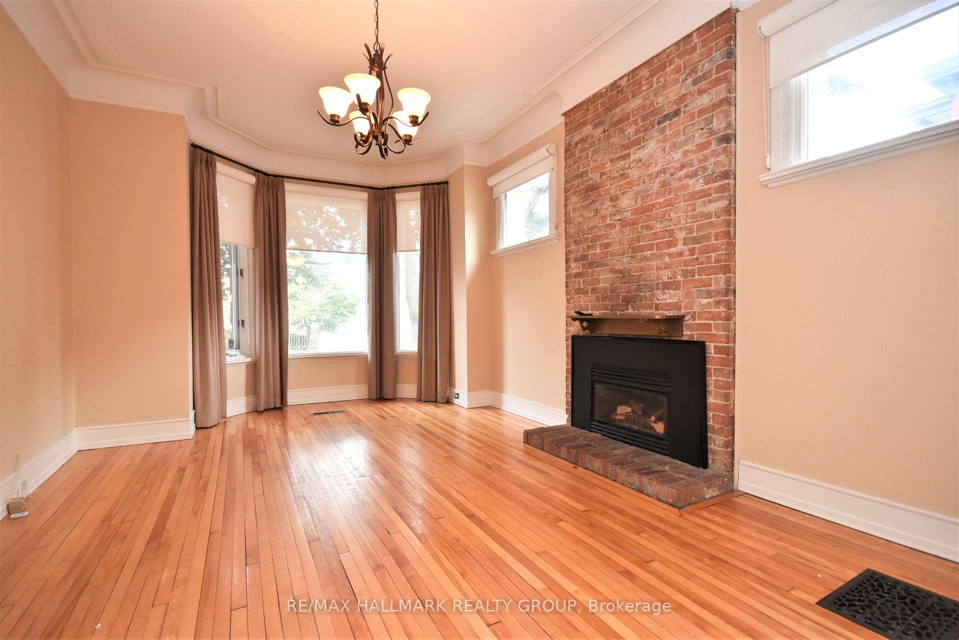 Photo 5 of Unit #1, 412 Daly Avenue, Ottawa, Sandy Hill — HOMEH