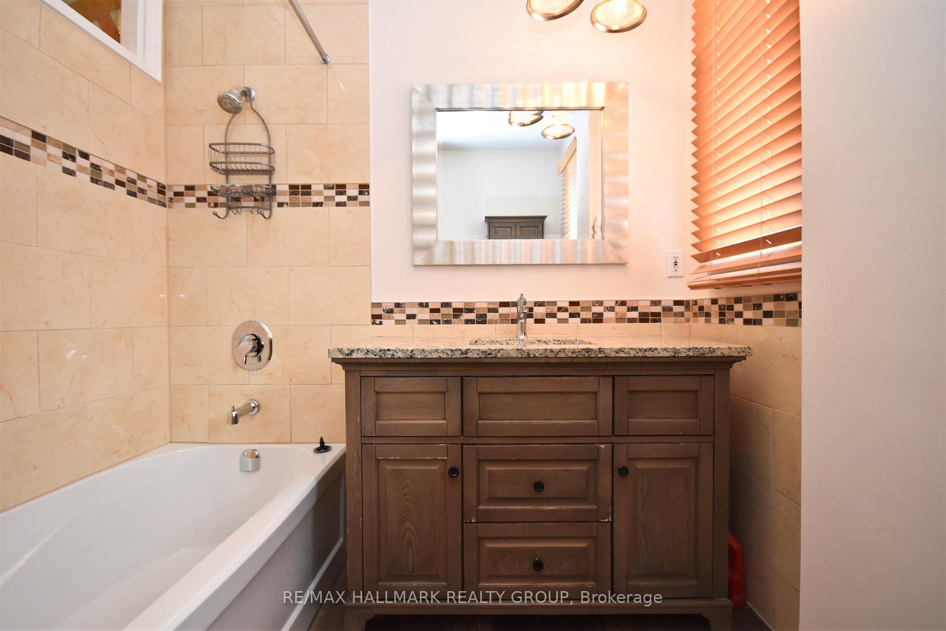 Photo 21 of Unit #1, 412 Daly Avenue, Ottawa, Sandy Hill — HOMEH