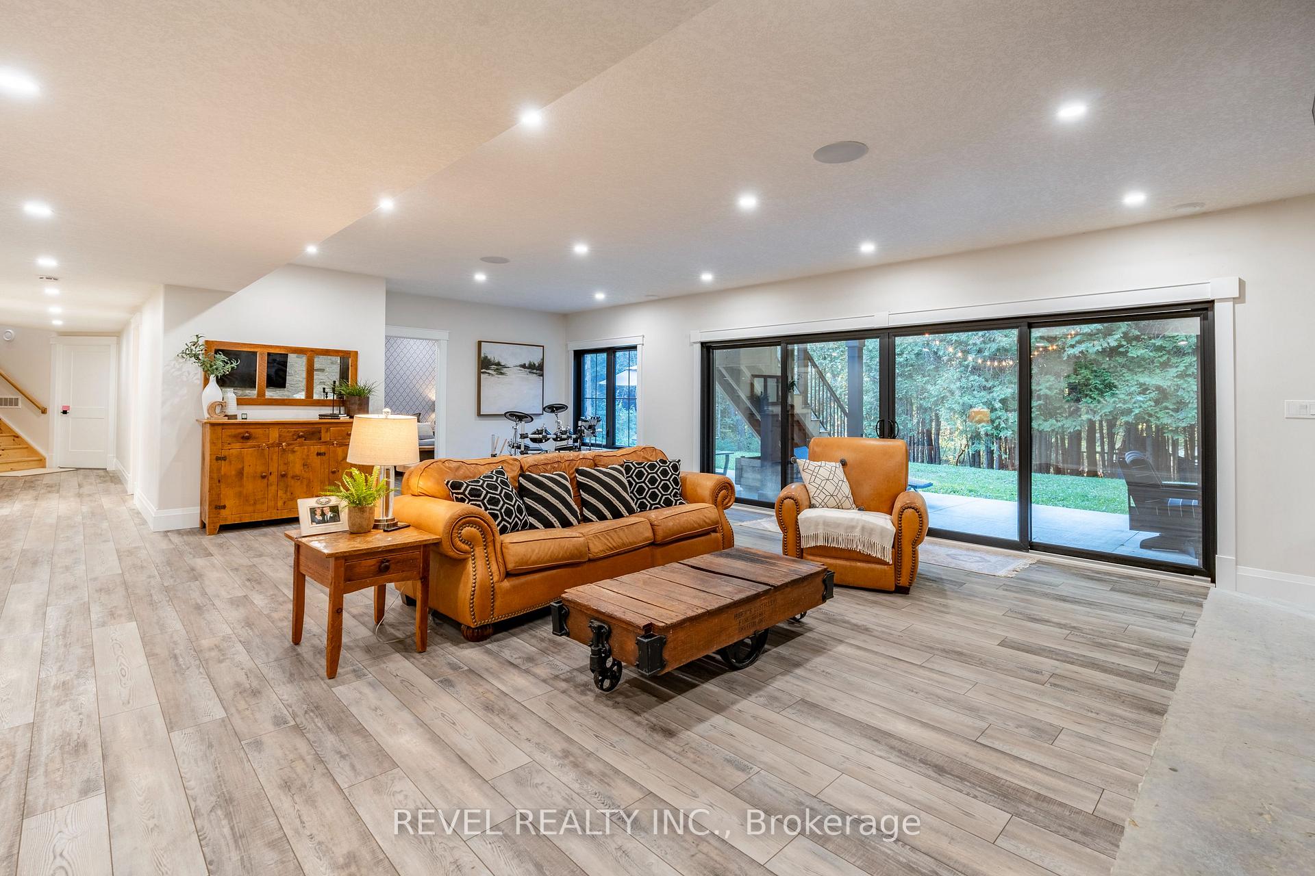 Photo 26 of 7404 Wellington Road, Mapleton, Rural Mapleton — HOMEH