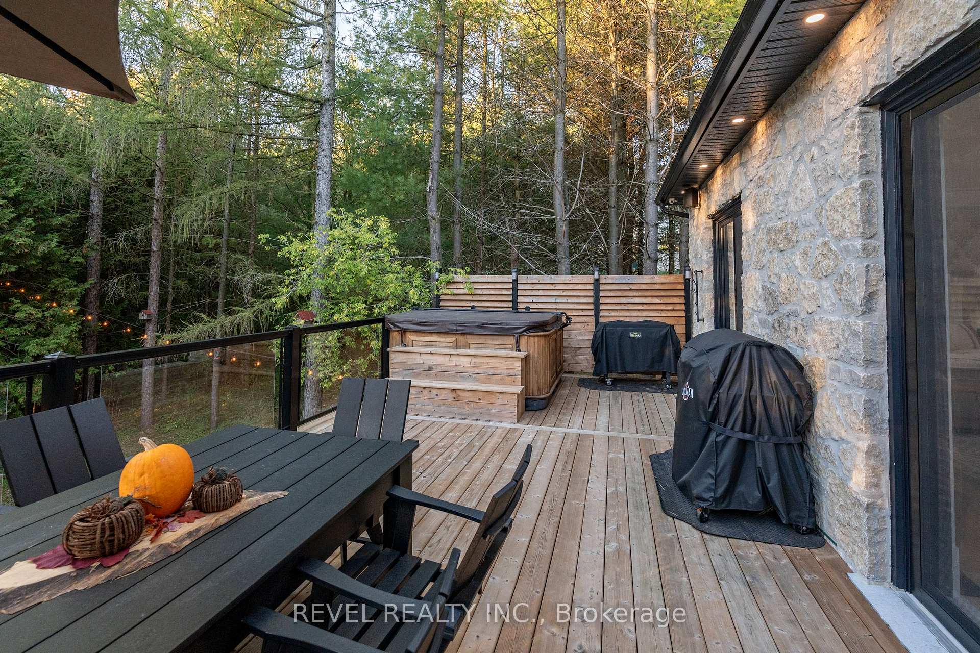 Photo 37 of 7404 Wellington Road, Mapleton, Rural Mapleton — HOMEH