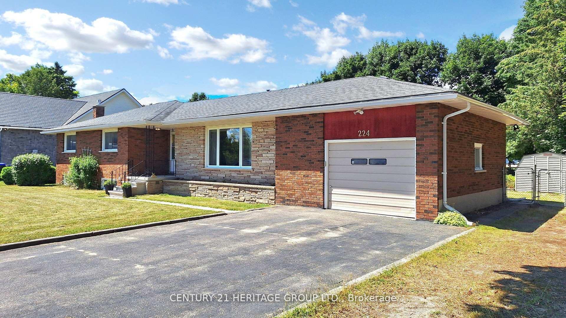 Photo 3 of 224 Glenn Avenue, Innisfil, Stroud — HOMEH