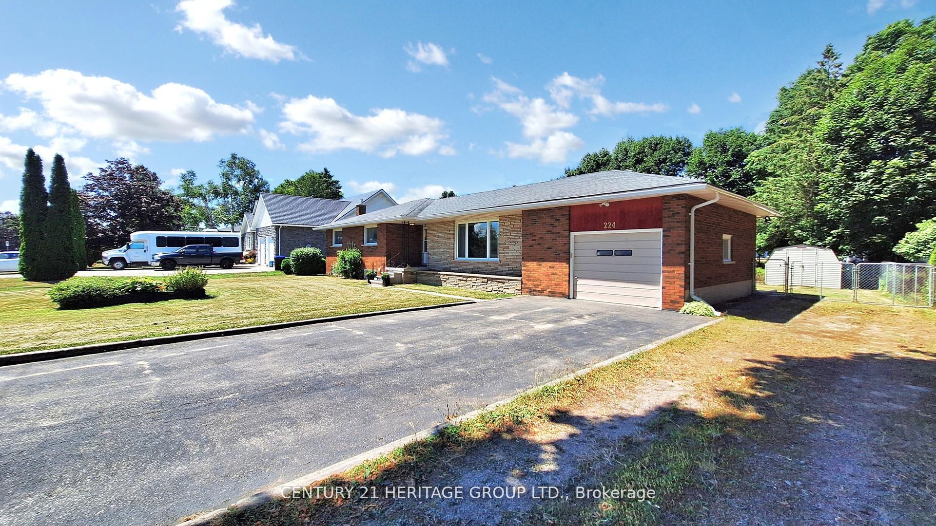 Photo 5 of 224 Glenn Avenue, Innisfil, Stroud — HOMEH