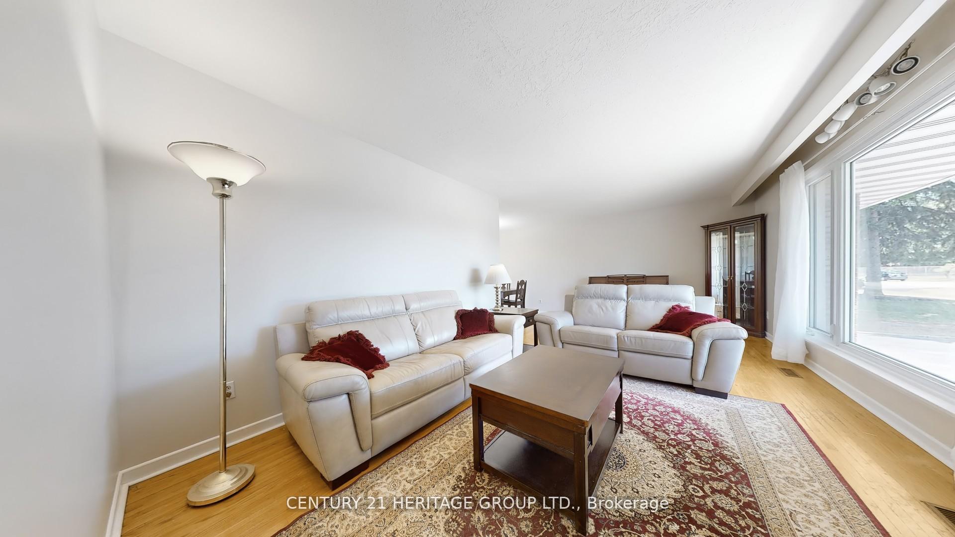 Photo 7 of 224 Glenn Avenue, Innisfil, Stroud — HOMEH