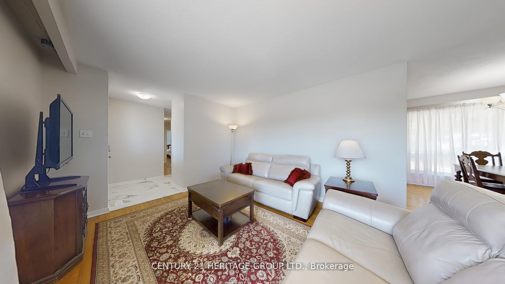 Photo 8 of 224 Glenn Avenue, Innisfil, Stroud — HOMEH