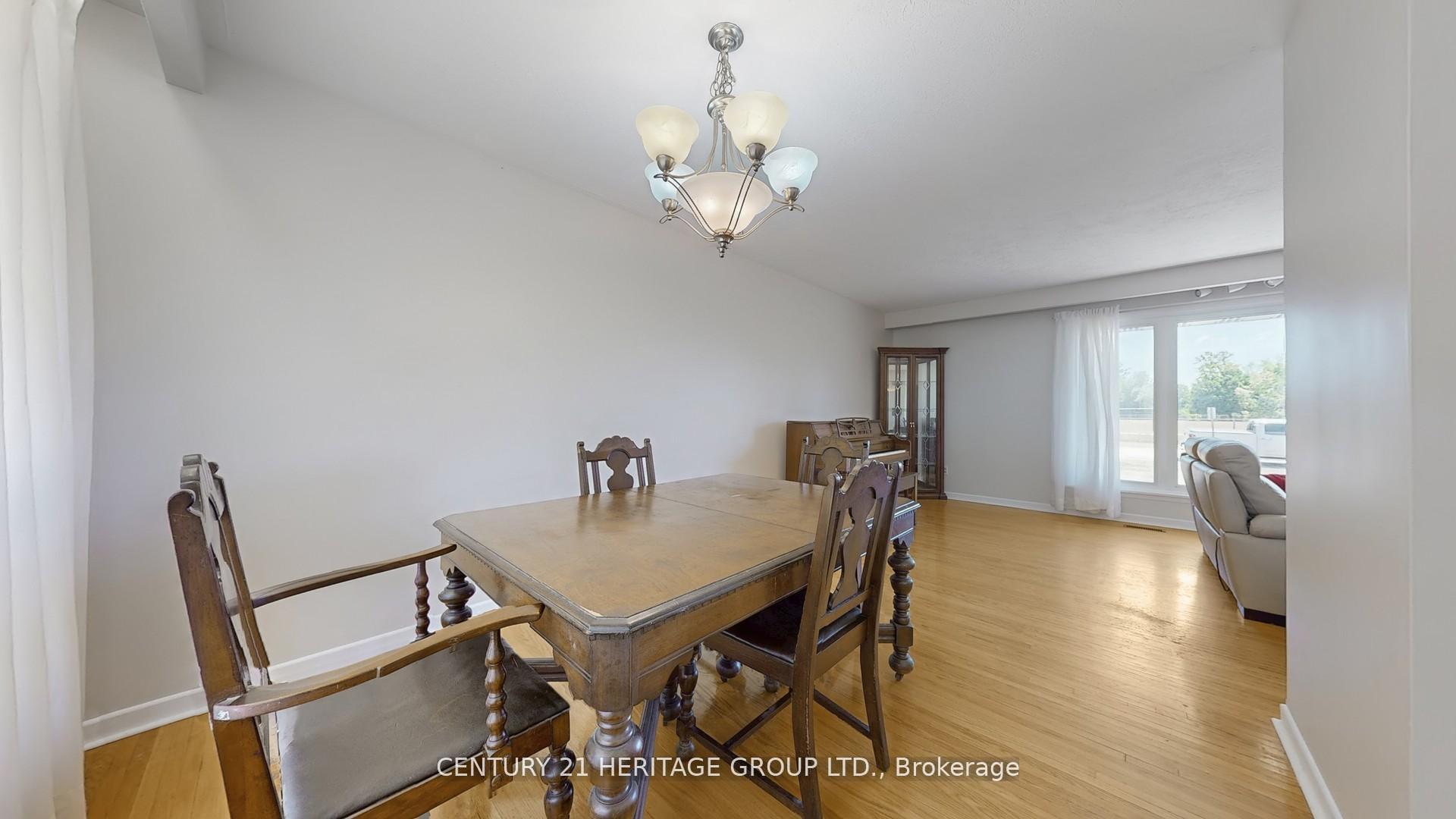 Photo 11 of 224 Glenn Avenue, Innisfil, Stroud — HOMEH