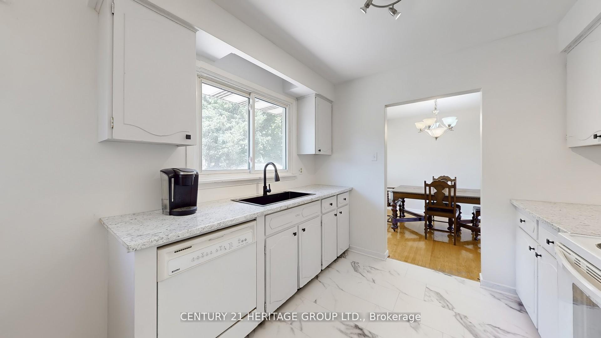 Photo 14 of 224 Glenn Avenue, Innisfil, Stroud — HOMEH