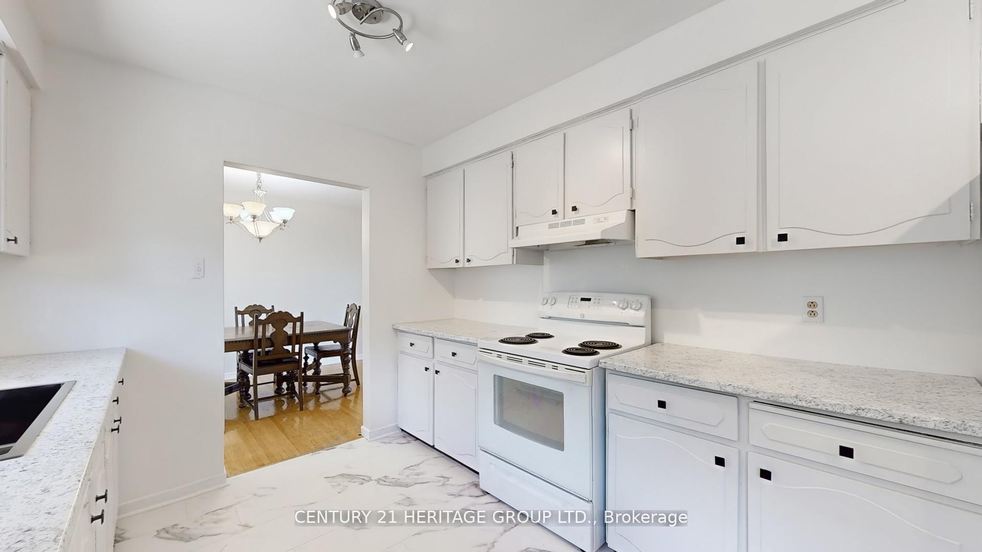 Photo 15 of 224 Glenn Avenue, Innisfil, Stroud — HOMEH
