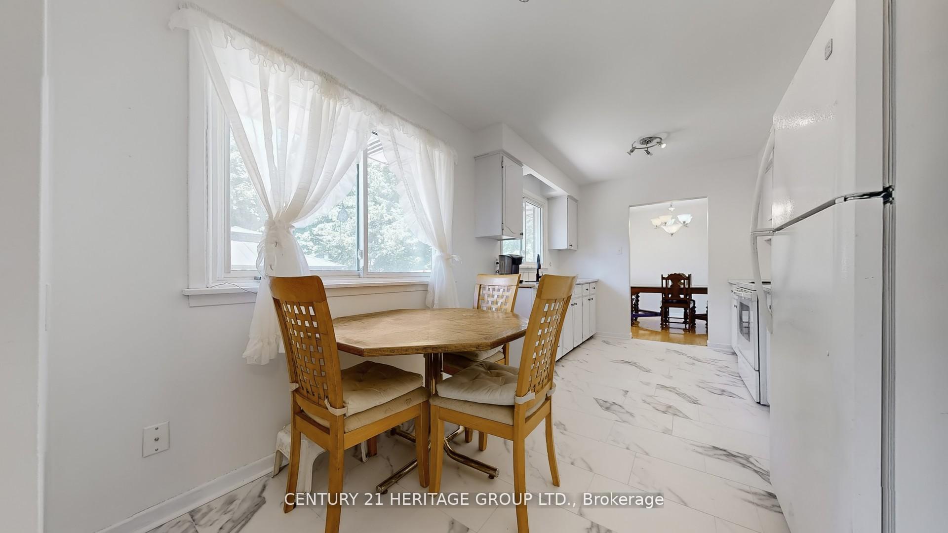 Photo 18 of 224 Glenn Avenue, Innisfil, Stroud — HOMEH