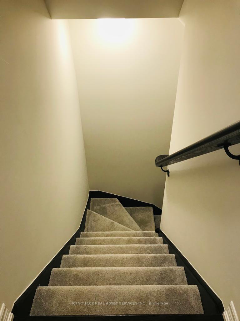 Photo 11 of 31 Gloria Street, Kitchener — HOMEH