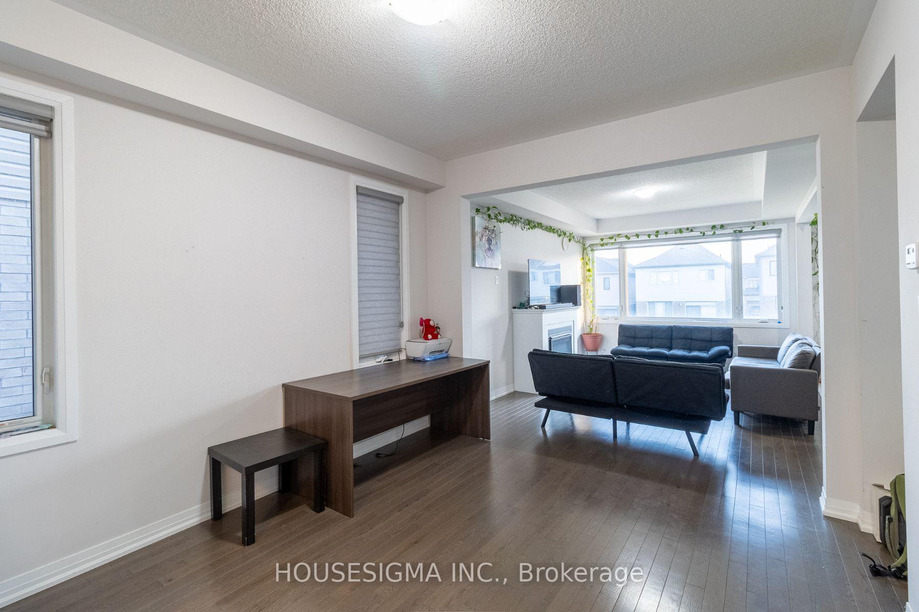 Photo 5 of 139 Fairey Crescent, Hamilton, Mount Hope — HOMEH