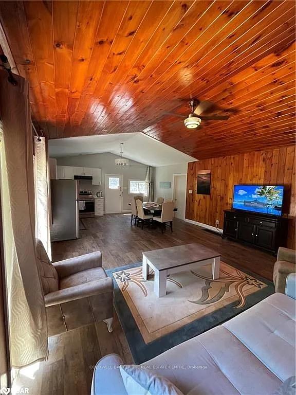 Photo 5 of 701 Florence Road E, Innisfil, Alcona — HOMEH