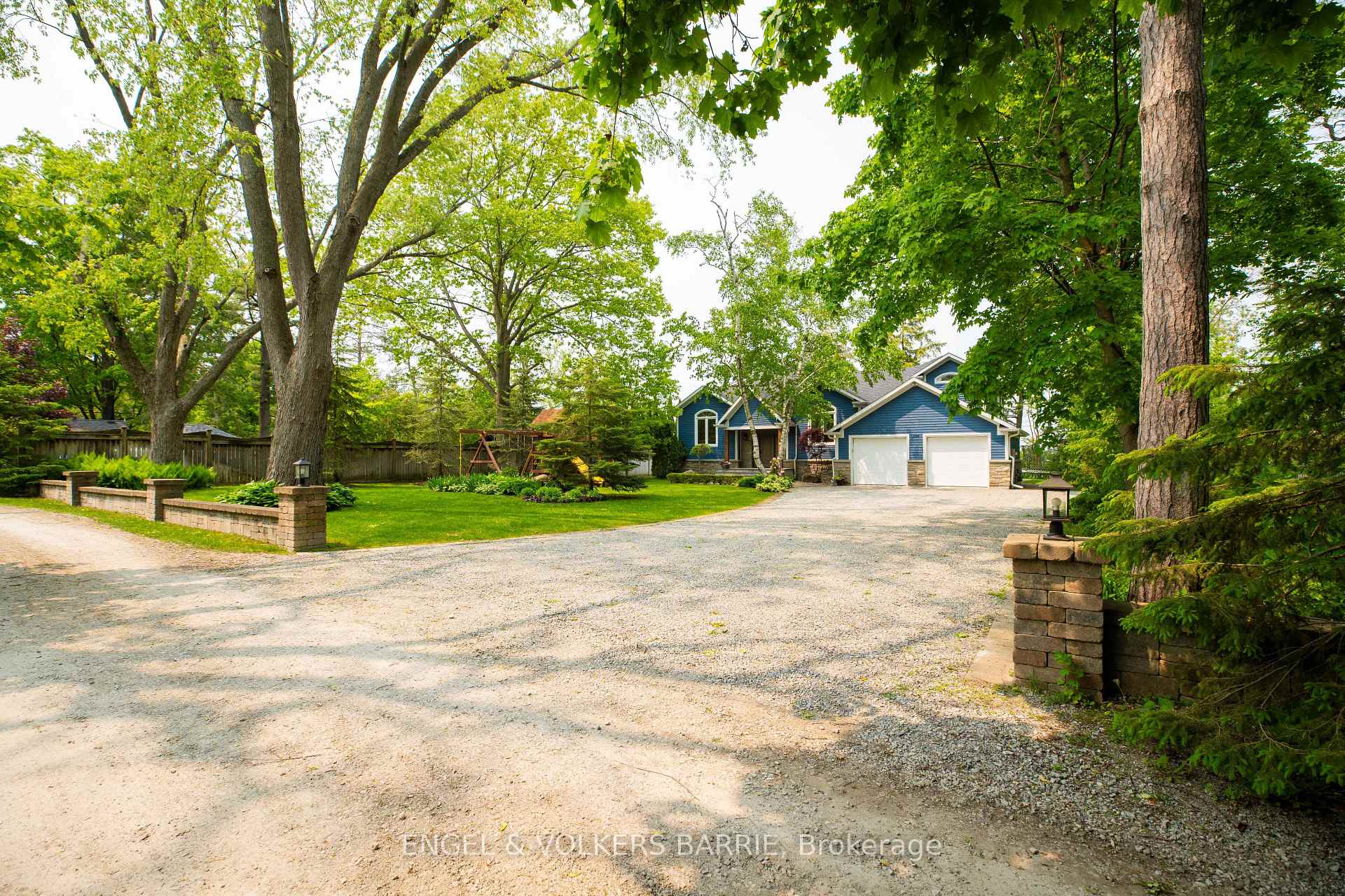 Photo 3 of 292 Trillium Place, Innisfil, Rural Innisfil — HOMEH