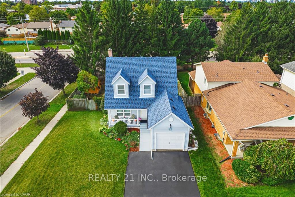Photo 2 of 27 Westchester Drive, Kitchener — HOMEH
