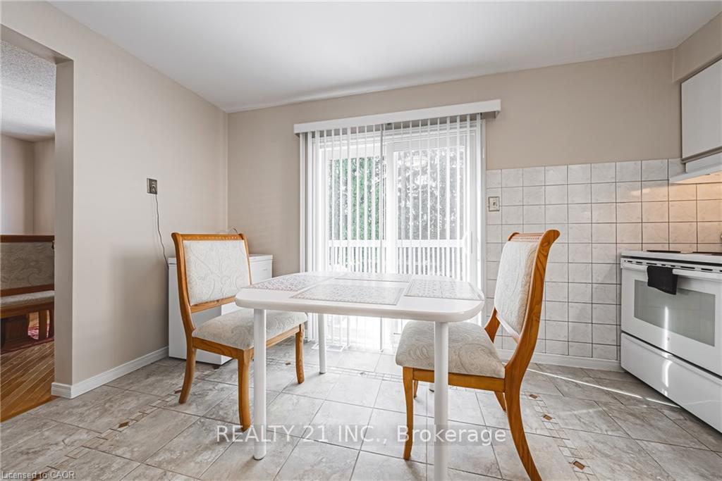Photo 6 of 27 Westchester Drive, Kitchener — HOMEH
