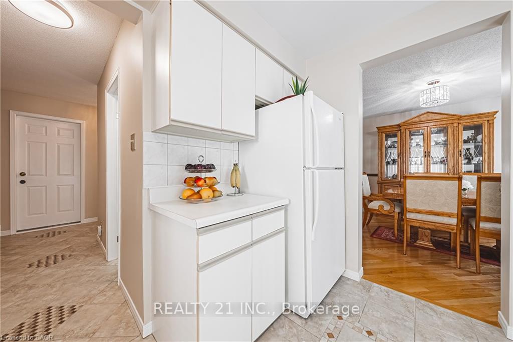Photo 7 of 27 Westchester Drive, Kitchener — HOMEH