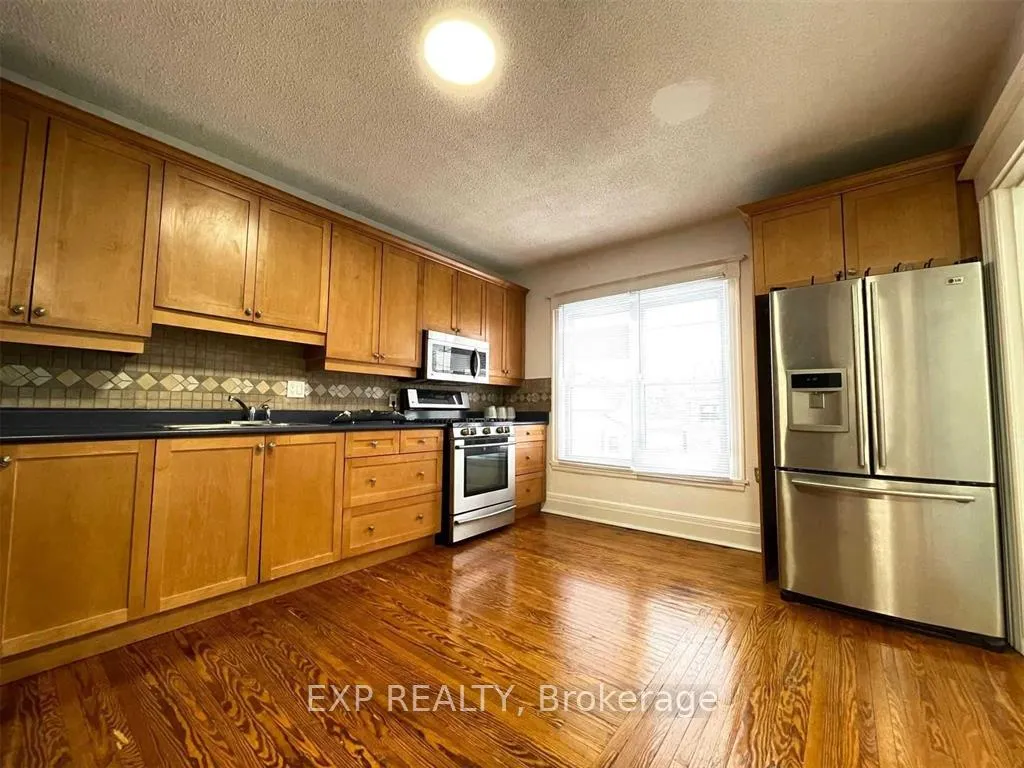Photo 8 of Unit Upper, 229 Locke Street S, Hamilton, Kirkendall — HOMEH