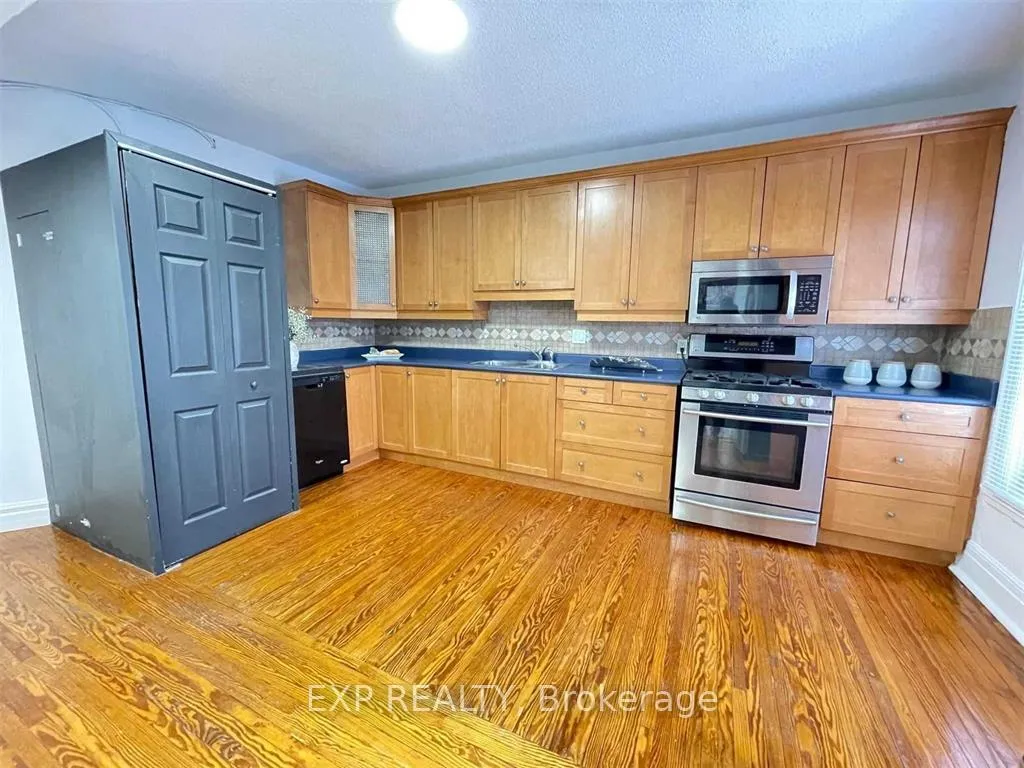 Photo 9 of Unit Upper, 229 Locke Street S, Hamilton, Kirkendall — HOMEH