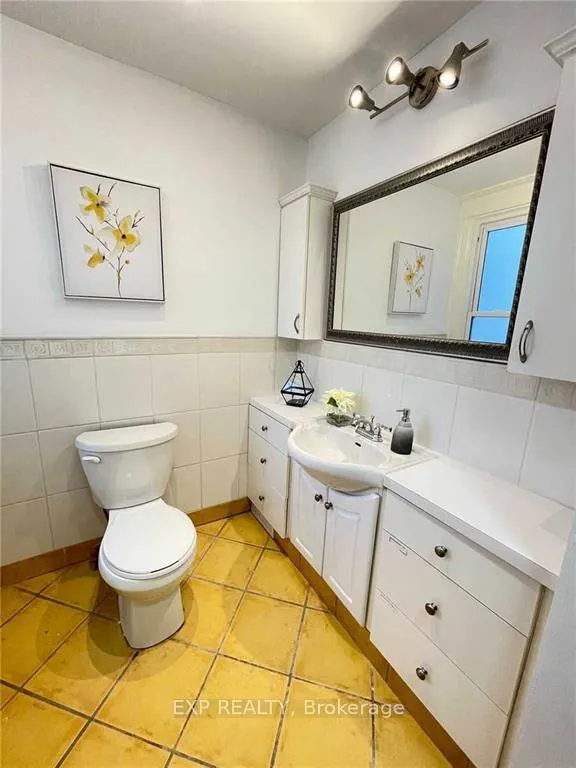 Photo 11 of Unit Upper, 229 Locke Street S, Hamilton, Kirkendall — HOMEH