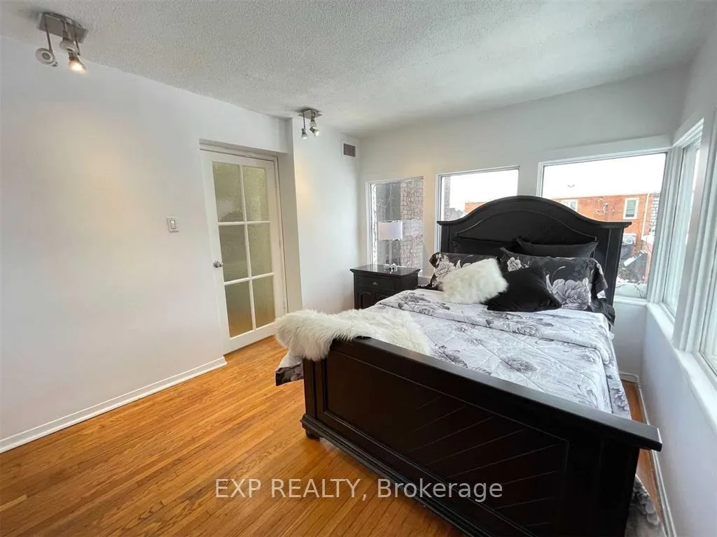 Photo 14 of Unit Upper, 229 Locke Street S, Hamilton, Kirkendall — HOMEH