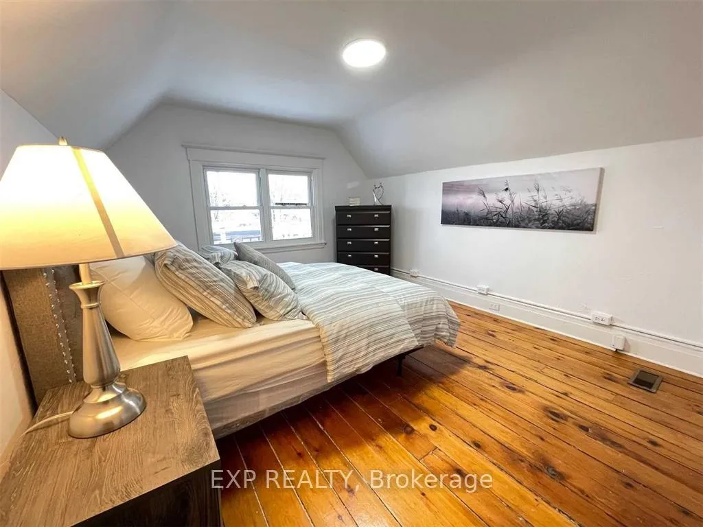 Photo 17 of Unit Upper, 229 Locke Street S, Hamilton, Kirkendall — HOMEH