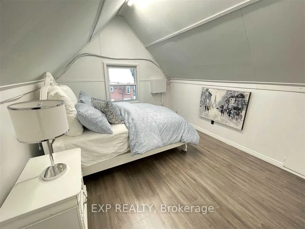 Photo 20 of Unit Upper, 229 Locke Street S, Hamilton, Kirkendall — HOMEH