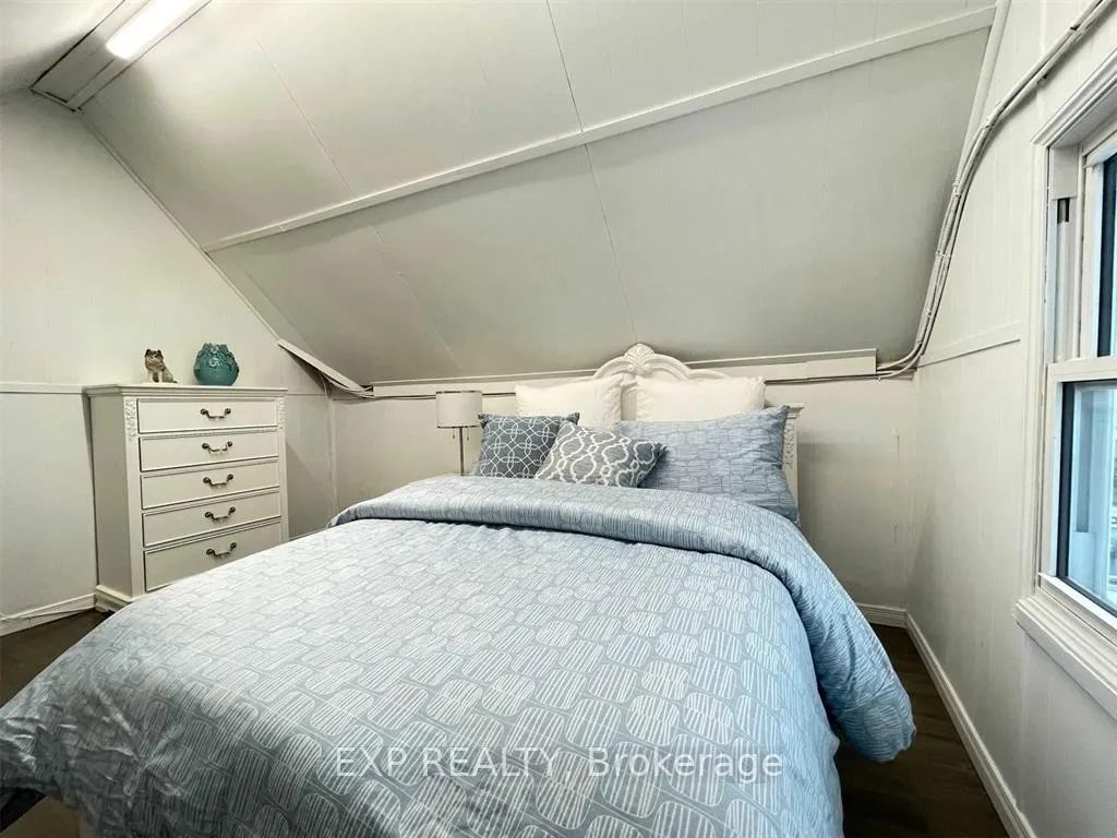 Photo 21 of Unit Upper, 229 Locke Street S, Hamilton, Kirkendall — HOMEH