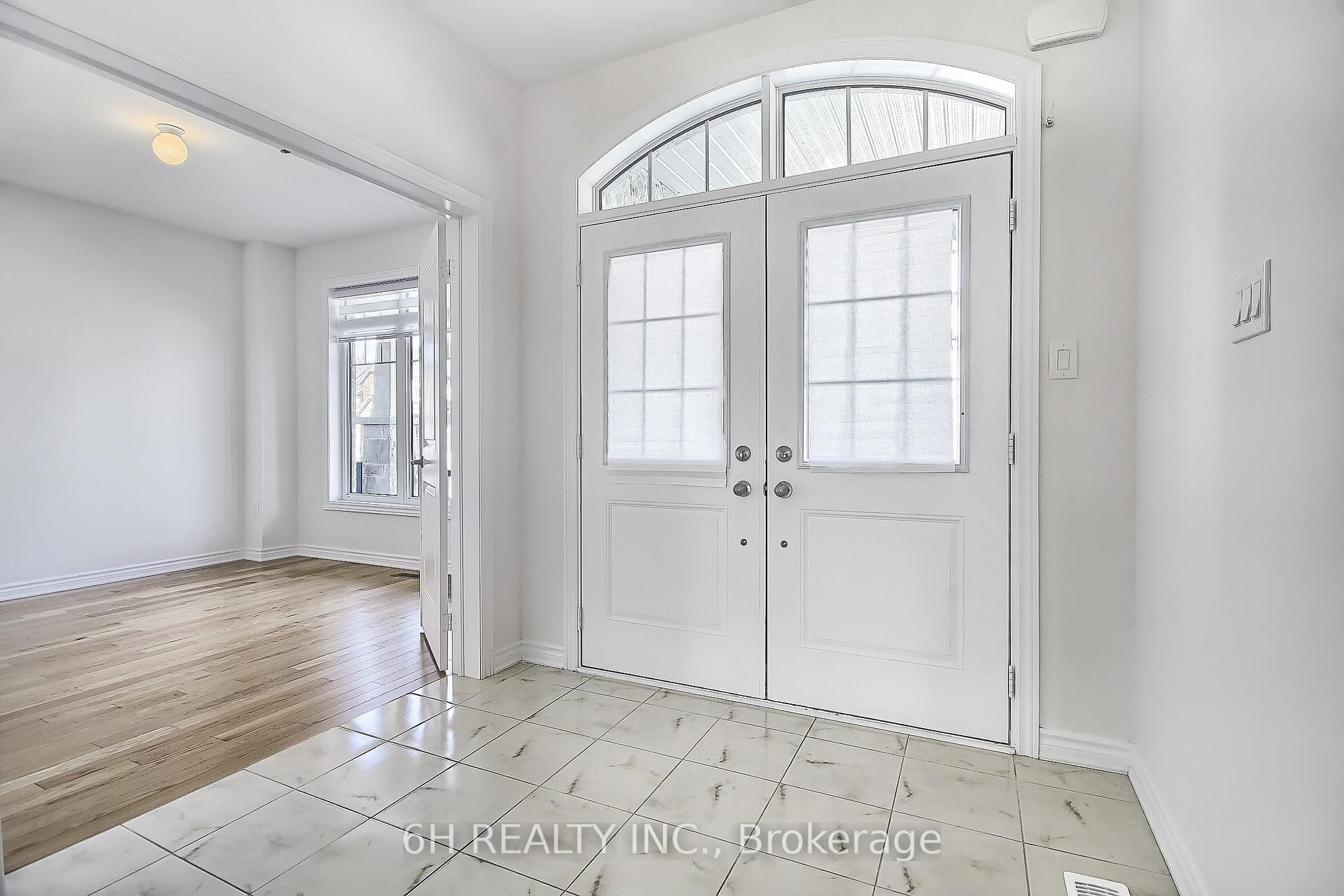 Photo 3 of 1720 Emberton Way, Innisfil, Alcona — HOMEH