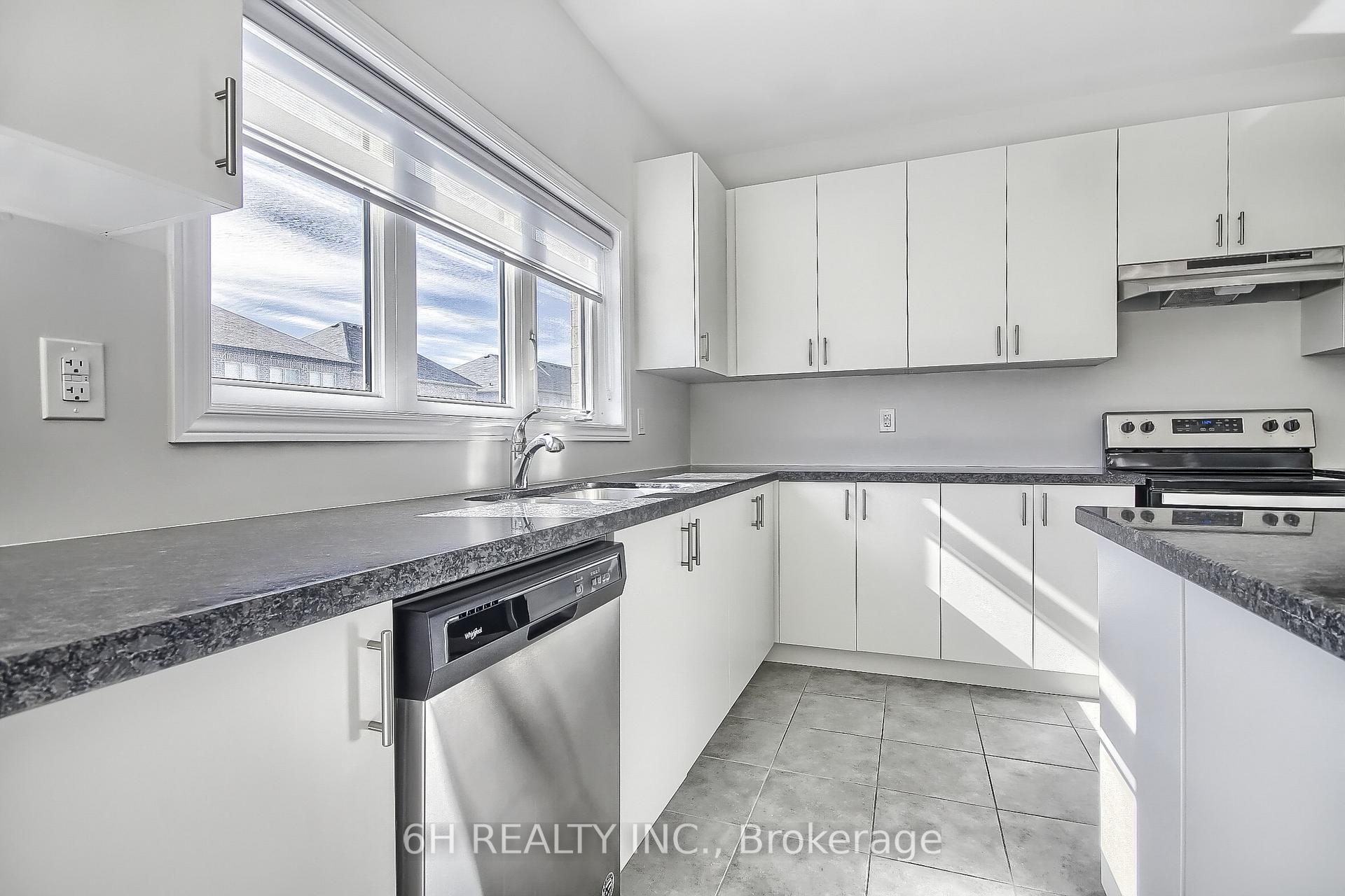 Photo 16 of 1720 Emberton Way, Innisfil, Alcona — HOMEH