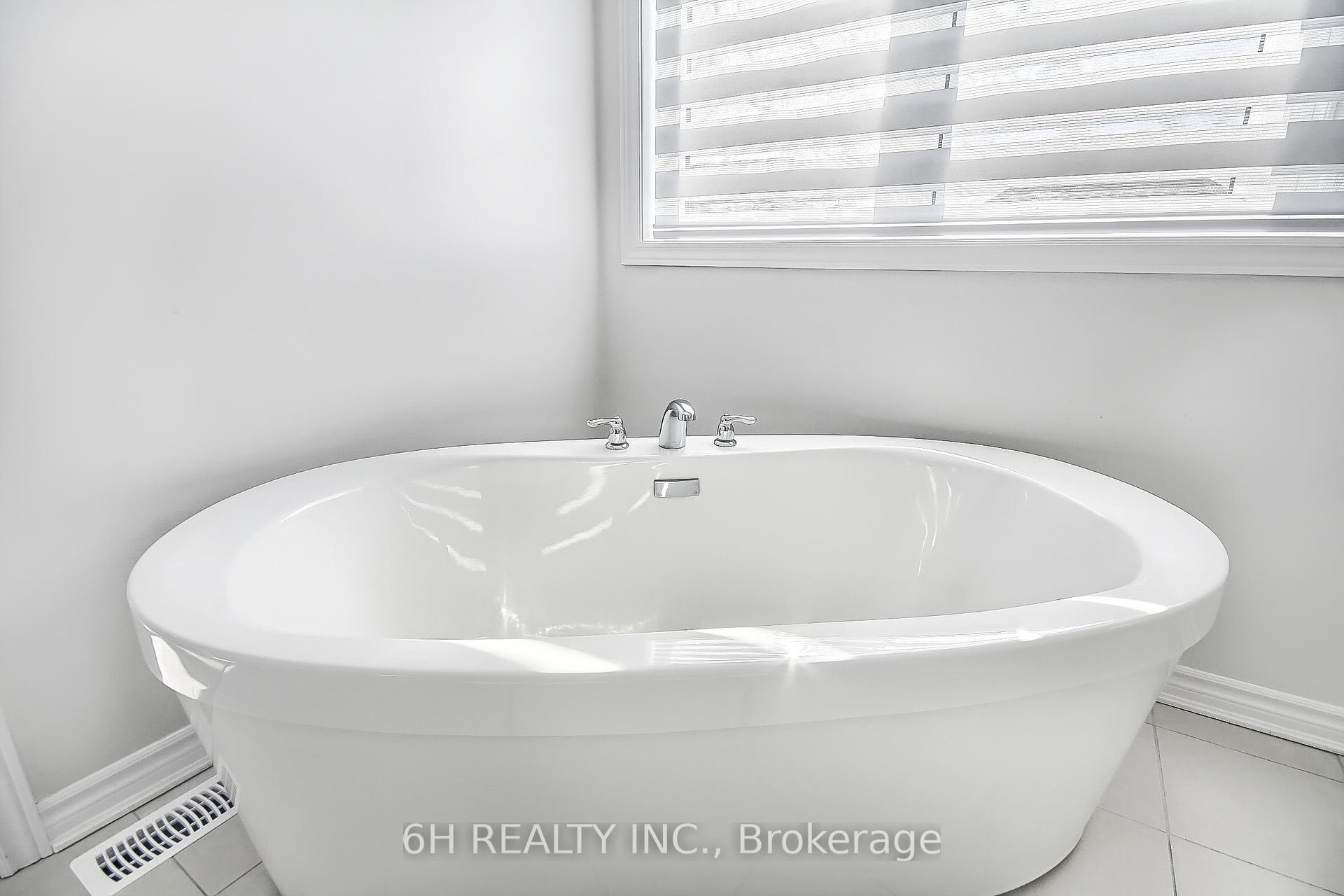 Photo 36 of 1720 Emberton Way, Innisfil, Alcona — HOMEH