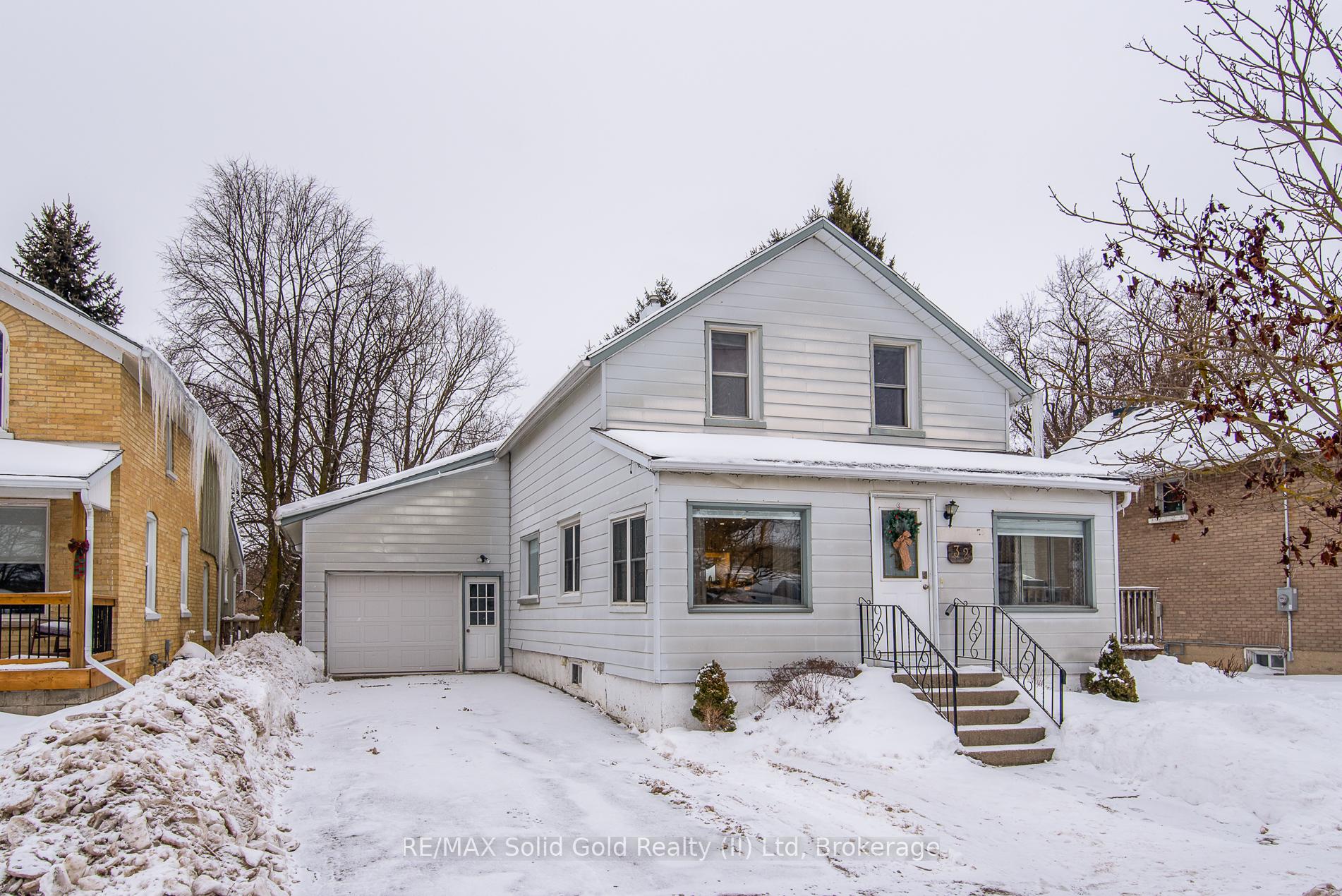 Photo 1 of 32 Wood Street, Mapleton, Rural Mapleton — HOMEH