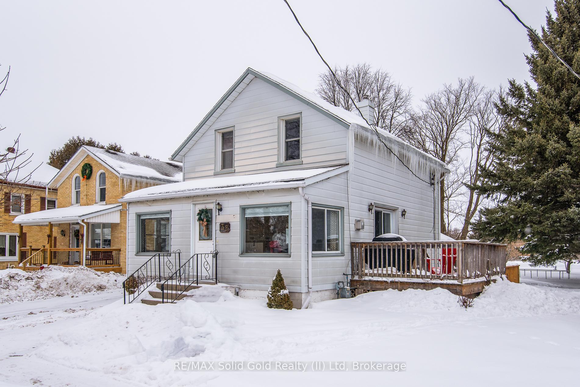 Photo 2 of 32 Wood Street, Mapleton, Rural Mapleton — HOMEH