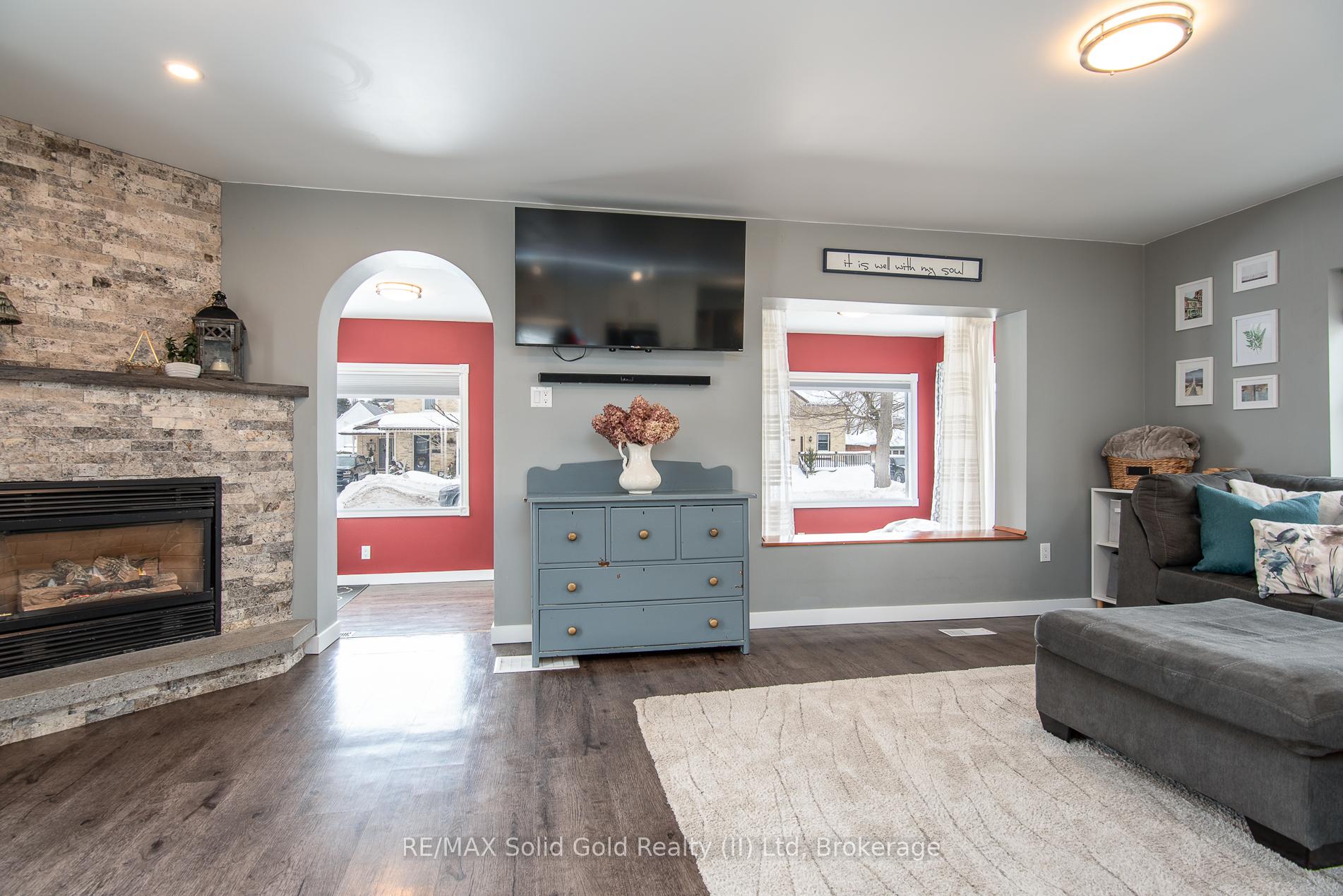 Photo 13 of 32 Wood Street, Mapleton, Rural Mapleton — HOMEH
