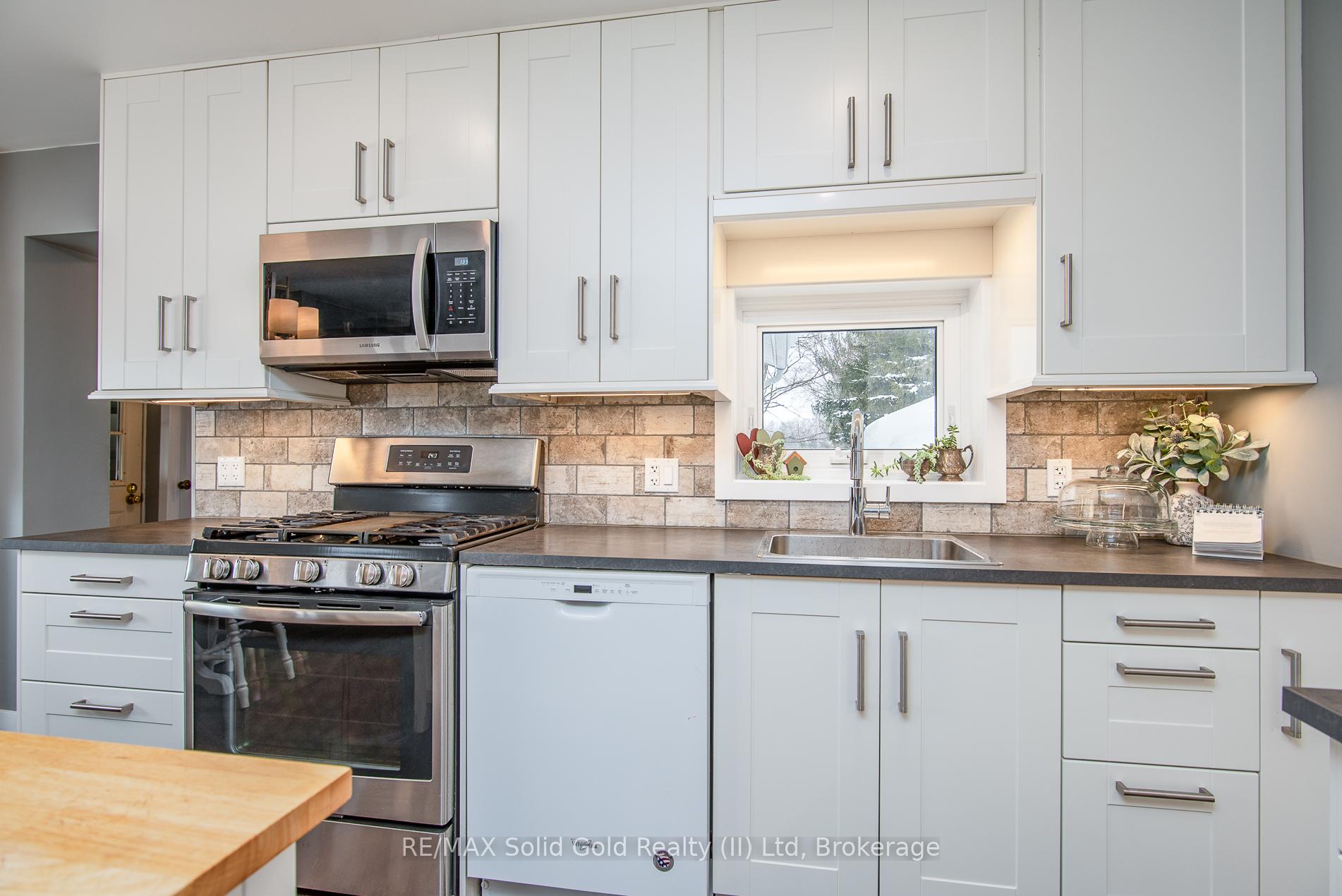 Photo 15 of 32 Wood Street, Mapleton, Rural Mapleton — HOMEH