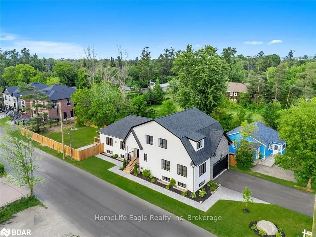 Photo of 1242 Killarney Beach Road