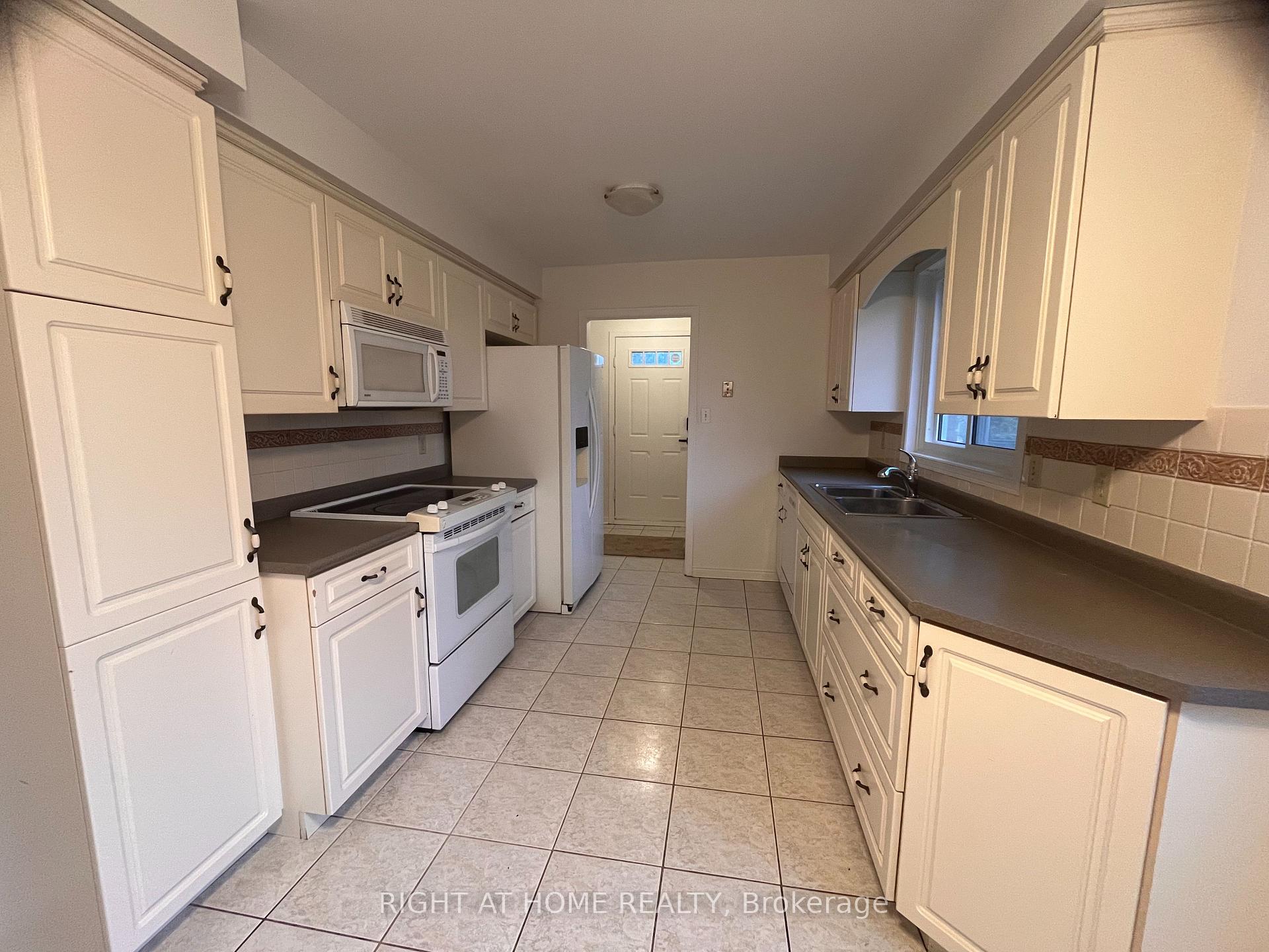 Photo 3 of 2184 Mildred Avenue, Innisfil, Alcona — HOMEH
