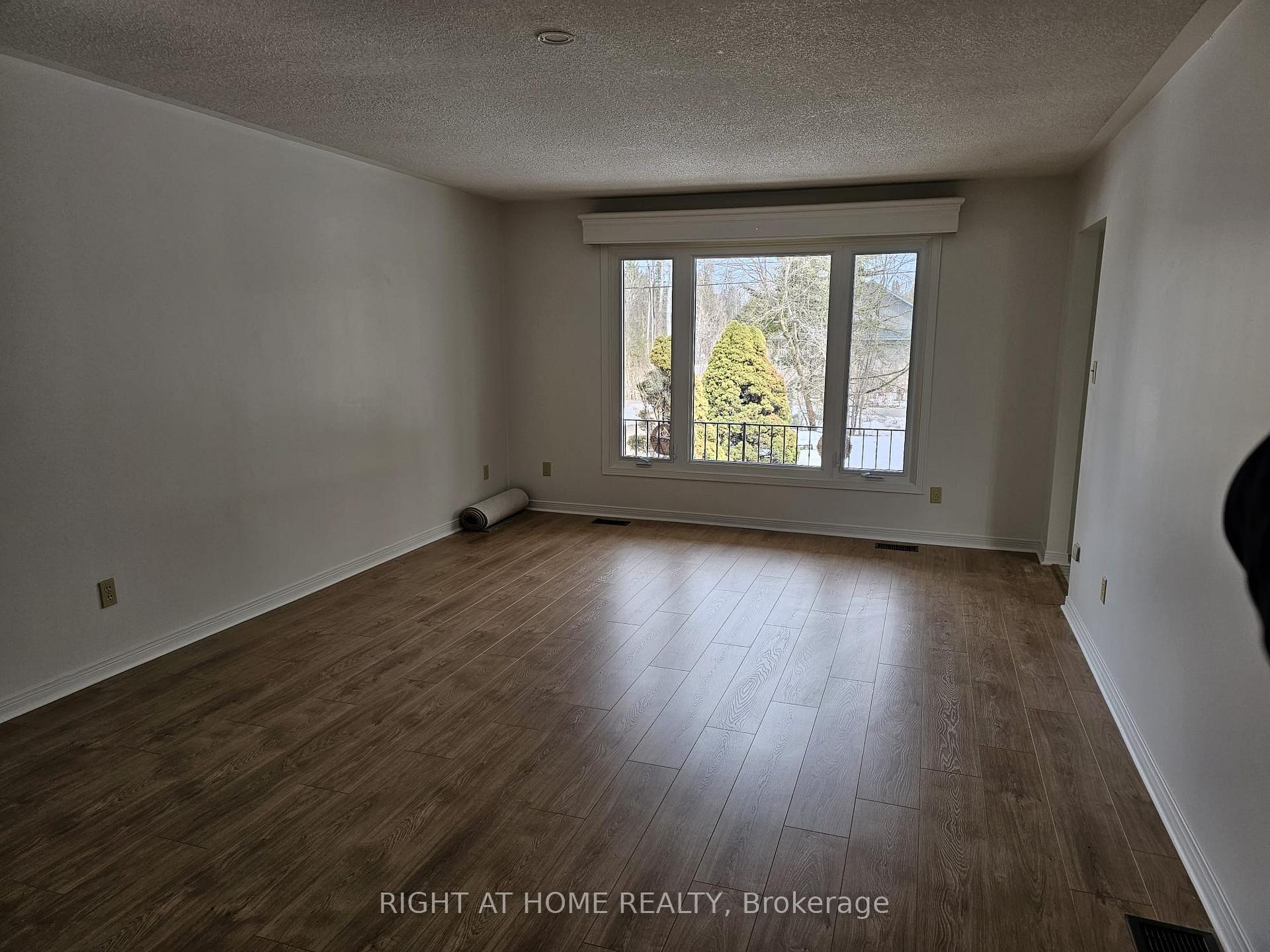 Photo 5 of 2184 Mildred Avenue, Innisfil, Alcona — HOMEH