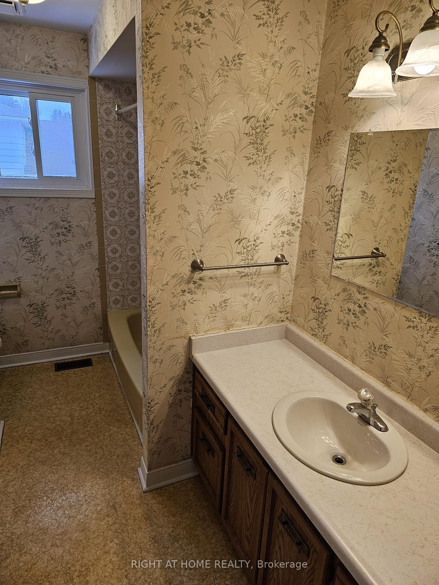 Photo 14 of 2184 Mildred Avenue, Innisfil, Alcona — HOMEH