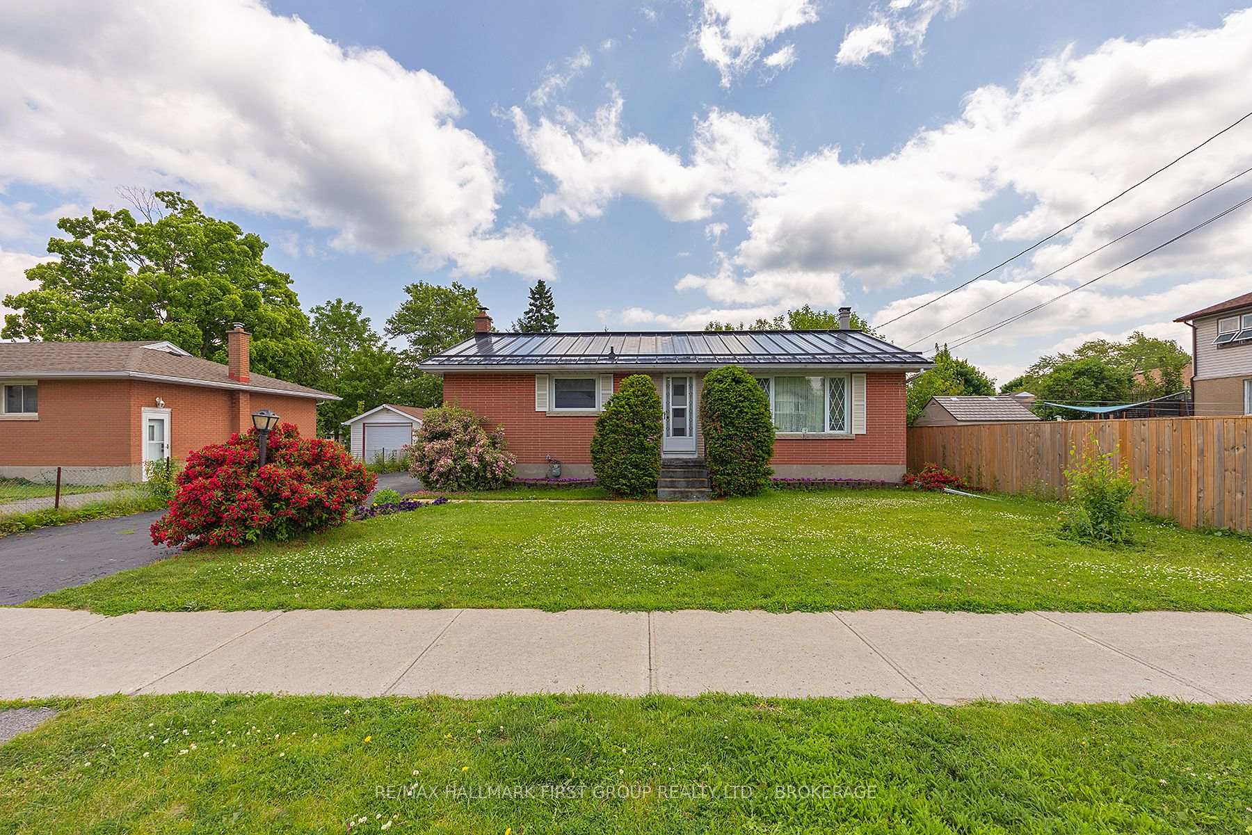 Photo 2 of 67 Amherst Drive, Loyalist, Amherstview — HOMEH