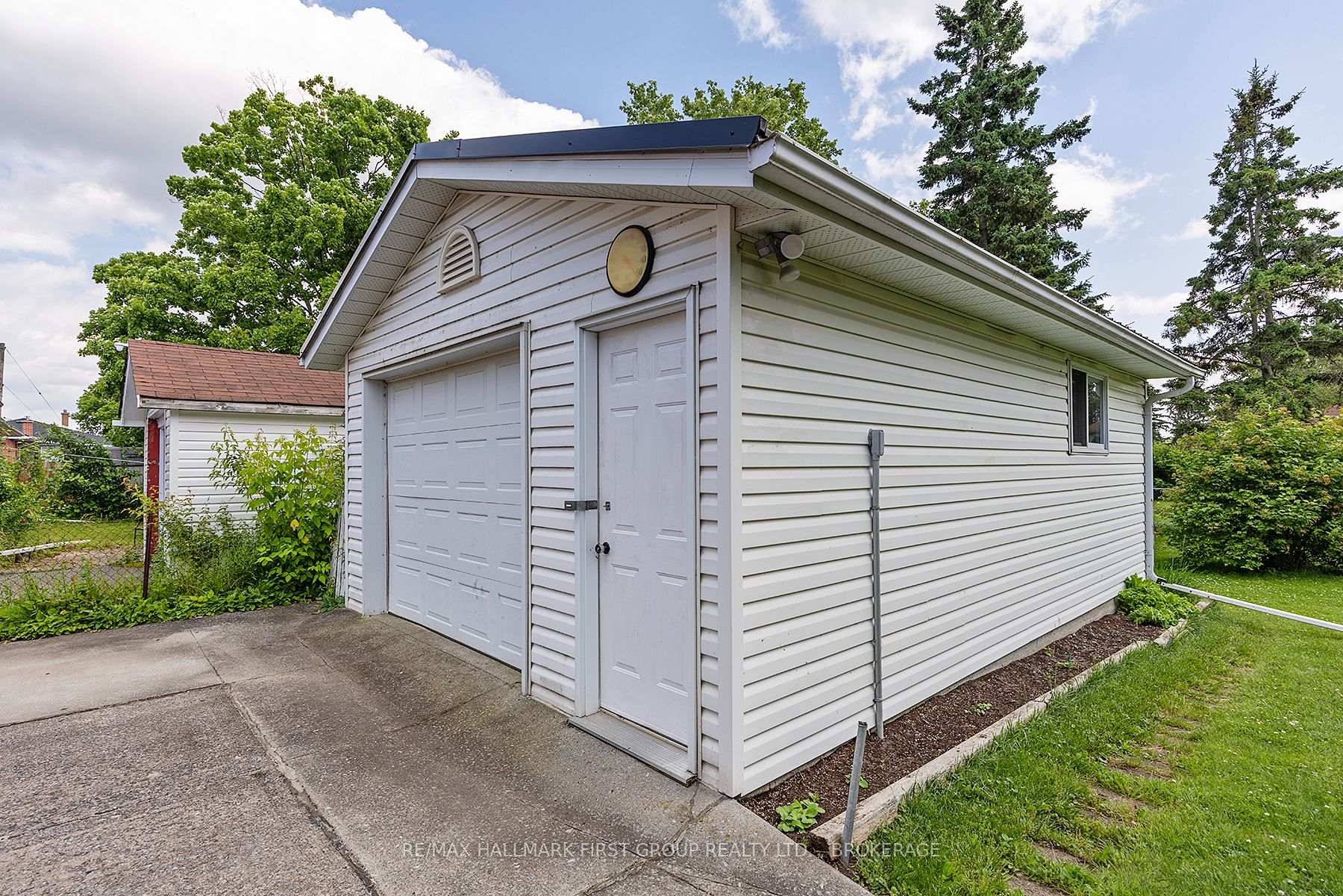 Photo 4 of 67 Amherst Drive, Loyalist, Amherstview — HOMEH